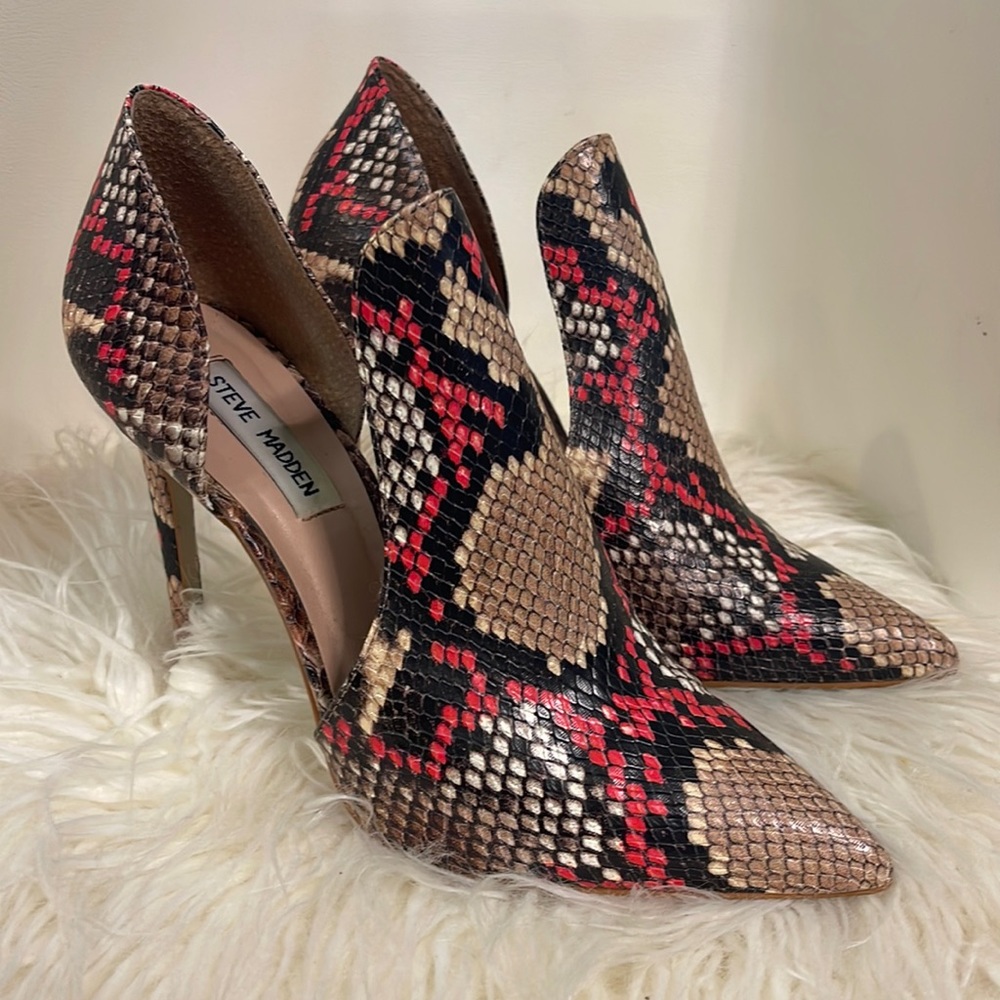 Steve Madden Dolly Pump